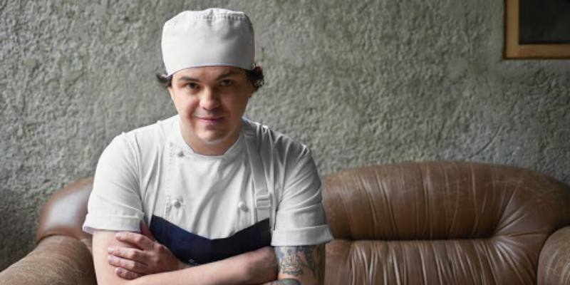 Colombian celebrity chef Álvaro Clavijo works to help at a shelter