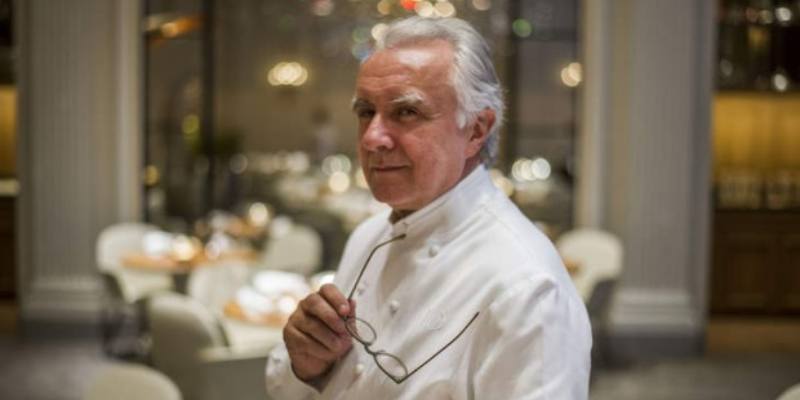 Alain Ducasse says eating in restaurants is safer than at home