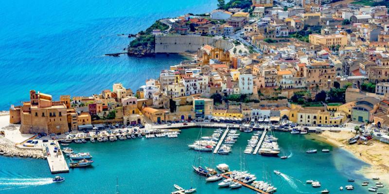 Sicily helps to cost of flights and accommodation to revive tourism
